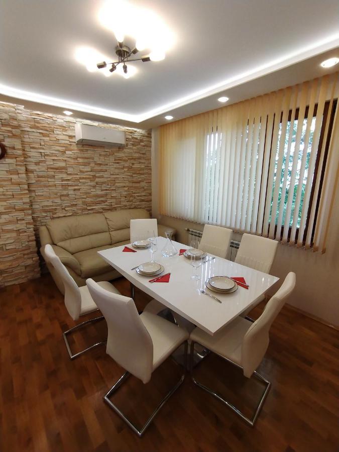 Апартамент Лукс Царевец-Център Veliko Tarnovo Exterior photo